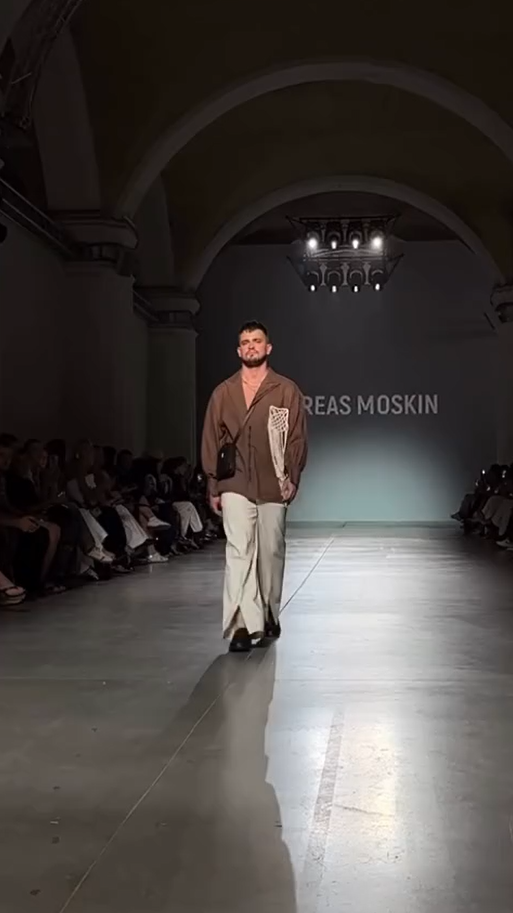 Ветерани війни з важкими пораненнями дебютували на Ukrainian Fashion Week: мережа в захваті. Відео