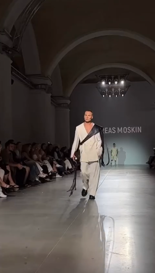 Ветерани війни з важкими пораненнями дебютували на Ukrainian Fashion Week: мережа в захваті. Відео