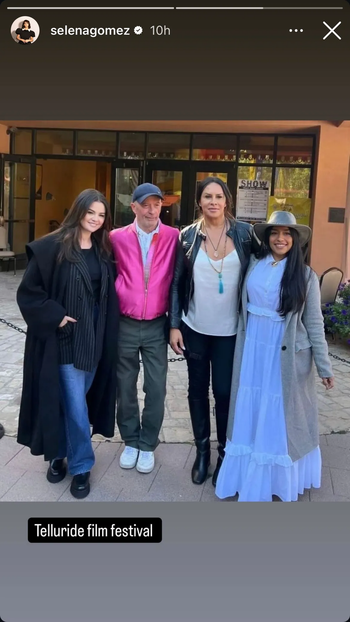 Селена Гомес показала ідеальний "шкільний" образ. Фото