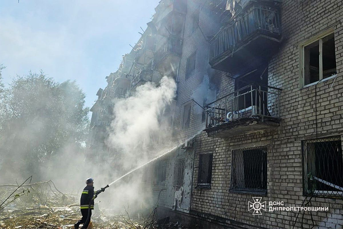 Росіяни атакували Павлоград, є руйнування: одна людина загинула, 82 постраждали. Фото