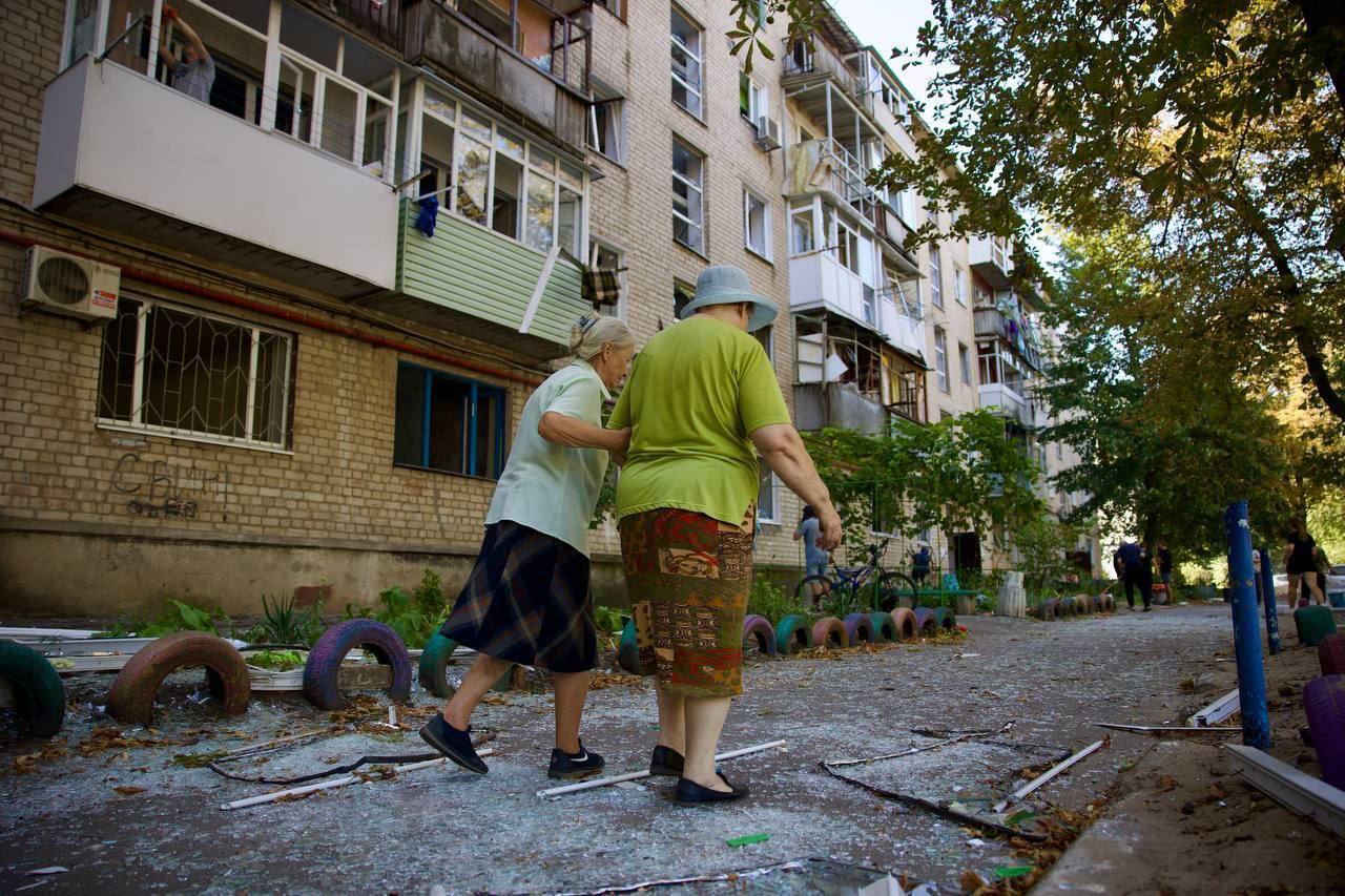 Росіяни атакували Павлоград, є руйнування: одна людина загинула, 82 постраждали. Фото