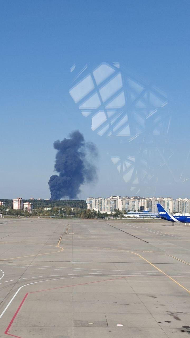 У підмосковному Одинцово спалахнула крупна пожежа: стовп чорного диму видно здалеку. Фото і відео