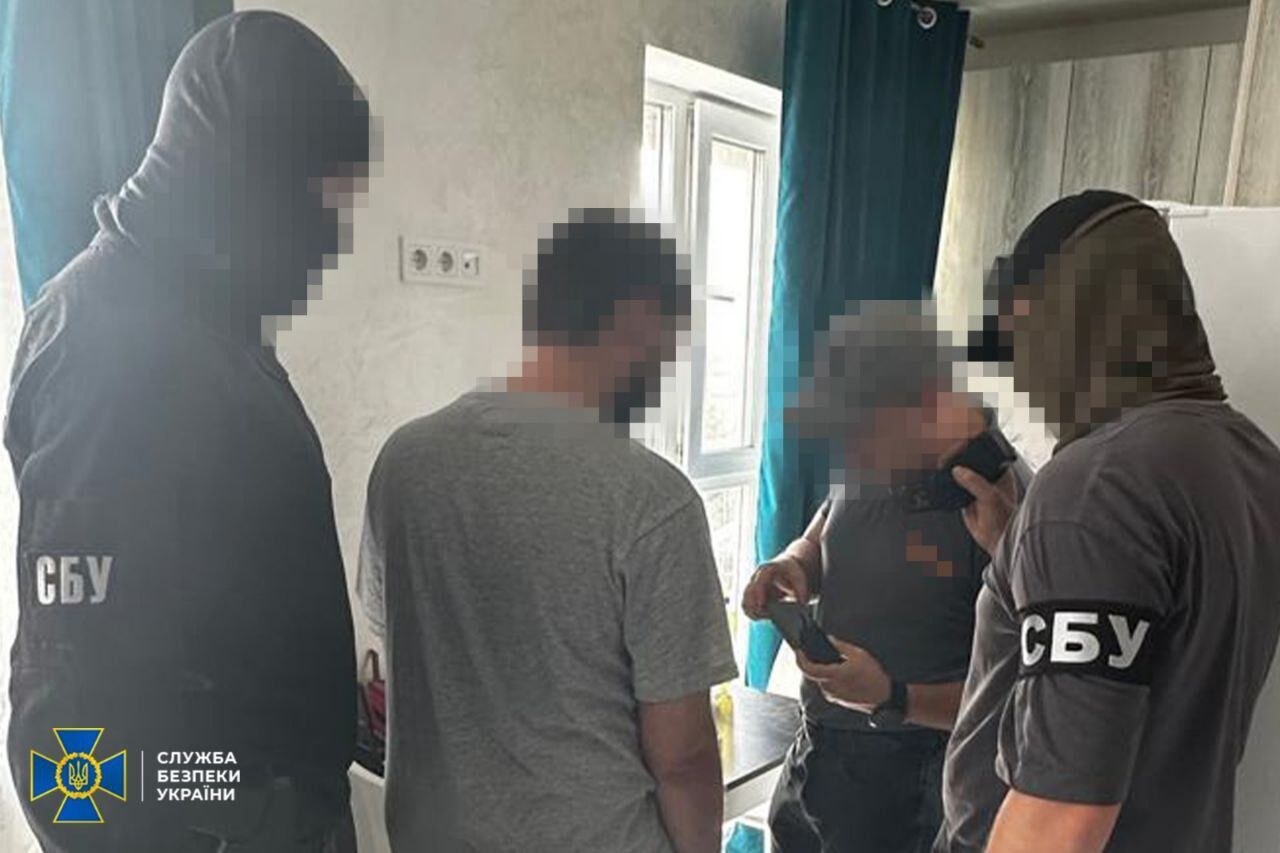 Розставляв камери для онлайн-коригування ударів по Києву: СБУ затримала агента російського ГРУ. Фото