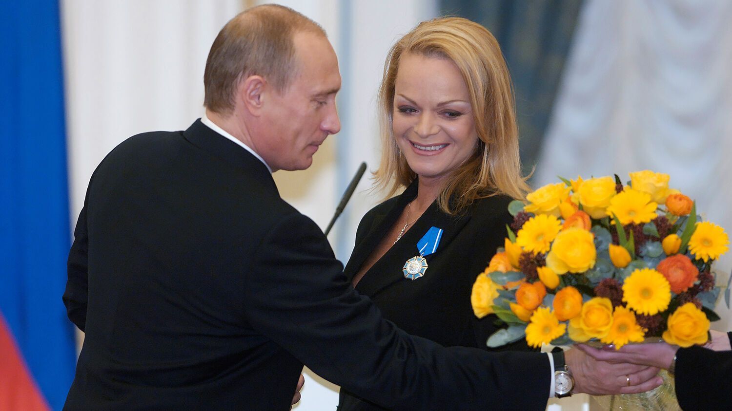 Предательницу Ларису Долину вызвали в суд из-за "украинского дела": она сбежала через черный ход