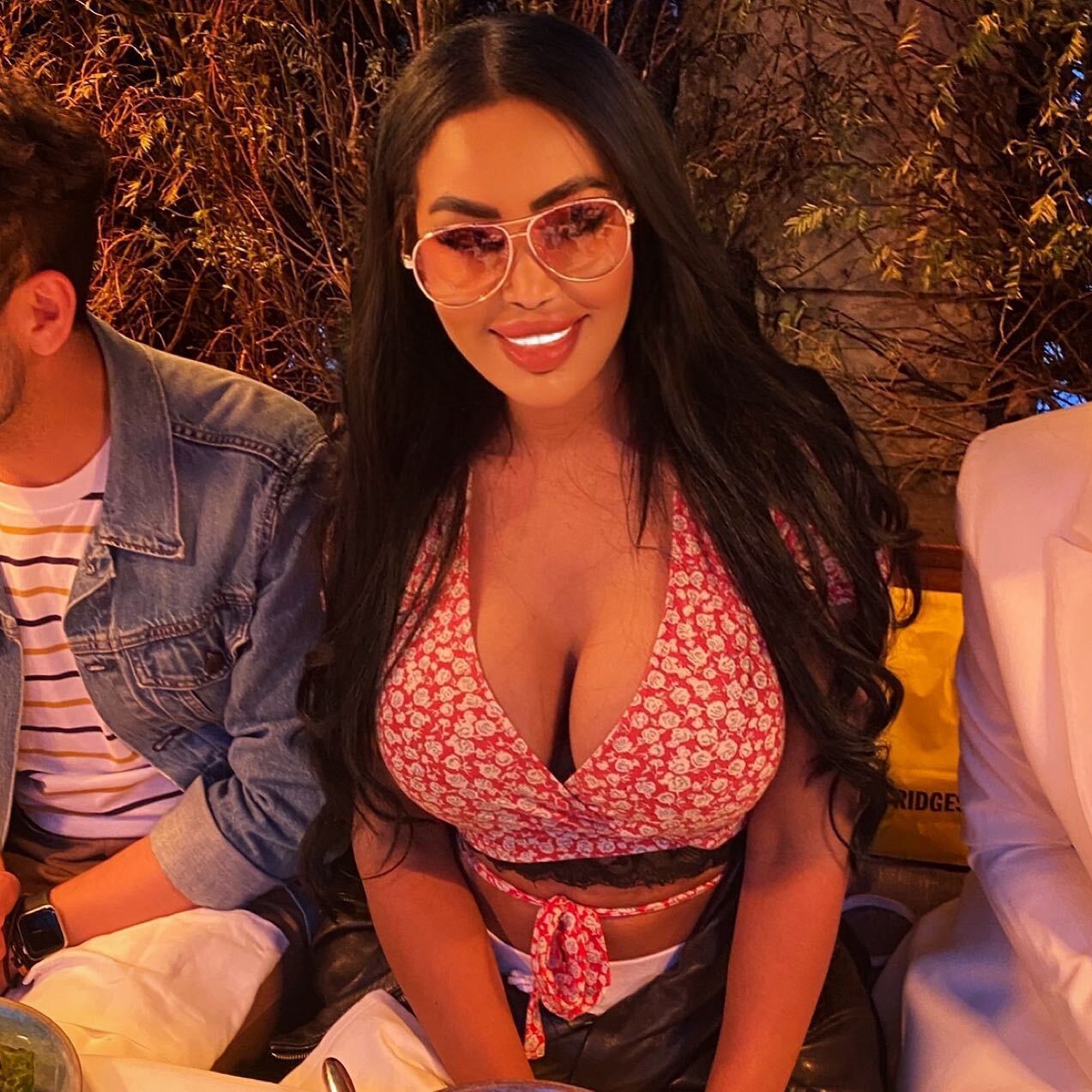 Модель Playboy, встречавшаяся со знаменитым футболистом, умерла от подтяжки ягодиц