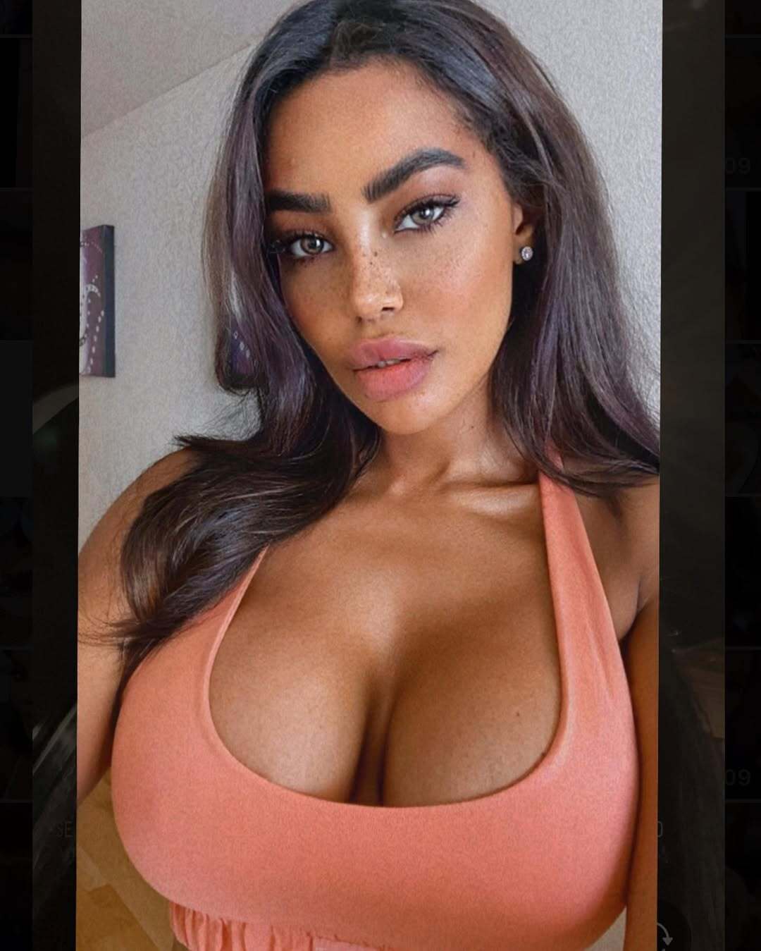 Модель Playboy, встречавшаяся со знаменитым футболистом, умерла от подтяжки ягодиц