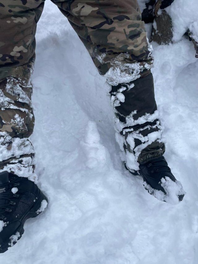 У Карпатах врятували "туристів" з Київщини та Донеччини, які сім днів горами йшли до Румунії. Фото та відео