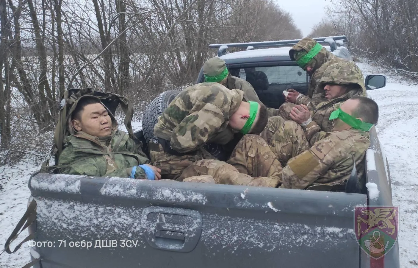 Єгері-десантники взяли в полон шістьох російських окупантів на Вовчанському напрямку: фото