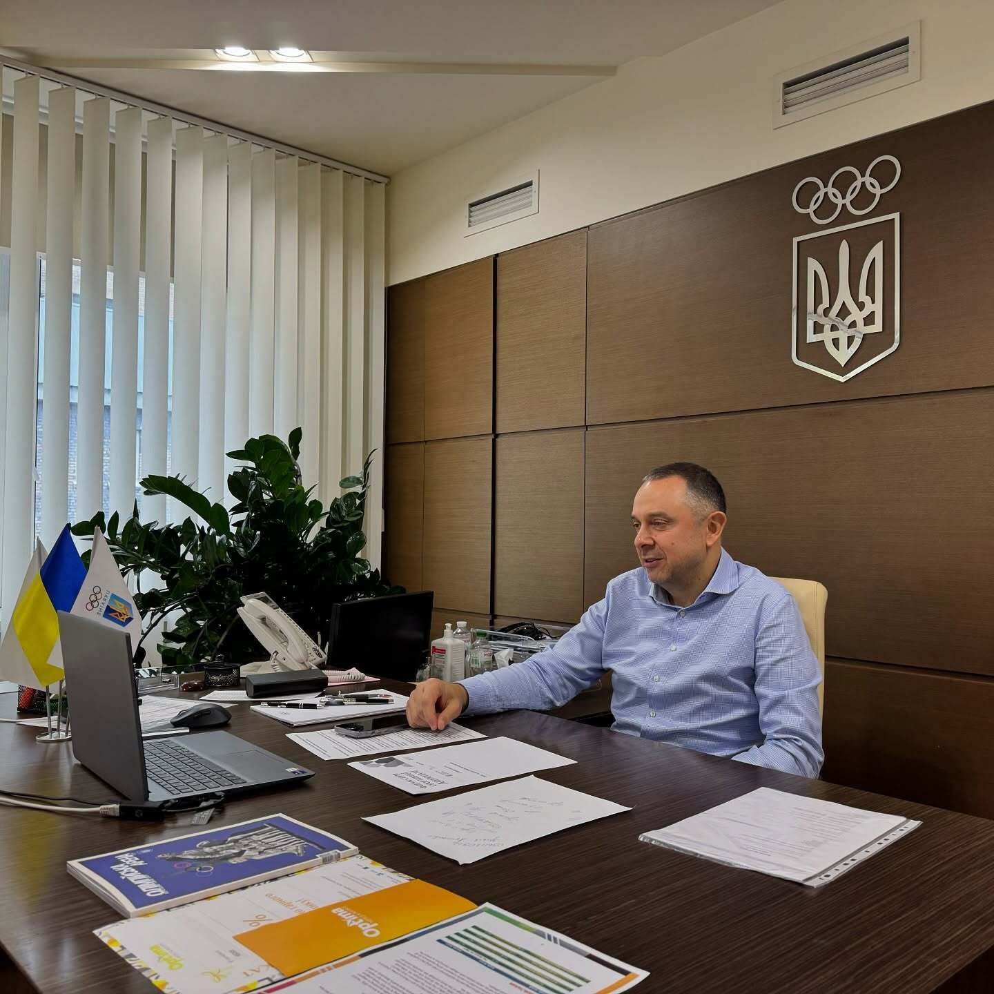 "Абсолютно неприйнятно". У НОК відреагували на втечу з України та зміну громадянства зіркового українського чемпіона зі спортивної гімнастики