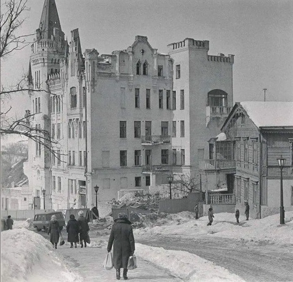 В сети показали, как выглядел зимой Андреевский спуск в Киеве в 1970-х годах. Старые фото