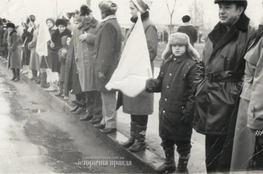 У мережі показали "живий ланцюг" у 1990 році у Львові: архівні фото 