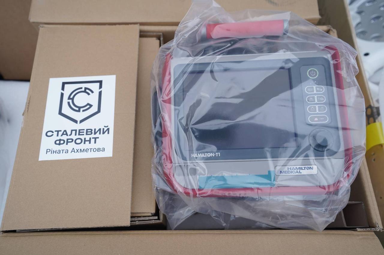 От ультразвука до ИВЛ: "Стальной фронт" предоставил "Азову" технику для полевого госпиталя