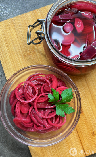 Маринованный лук на все случаи жизни: легкий рецепт вкусной закуски к шашлыку