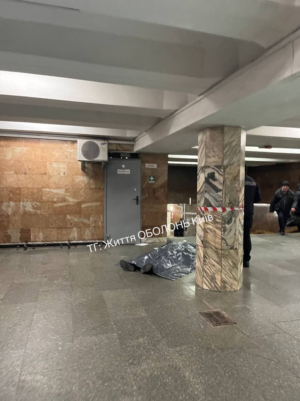 В Киеве на станции метро "Тараса Шевченко" скончался пассажир. Подробности трагедии