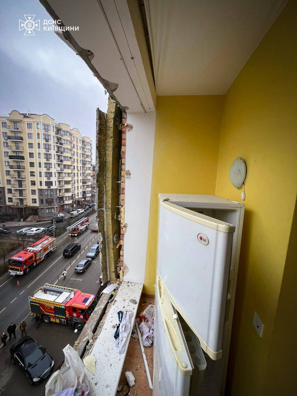 Под Киевом в одном из ЖК произошел взрыв в квартире: момент ЧП зафиксировала камера. Все подробности, фото и видео