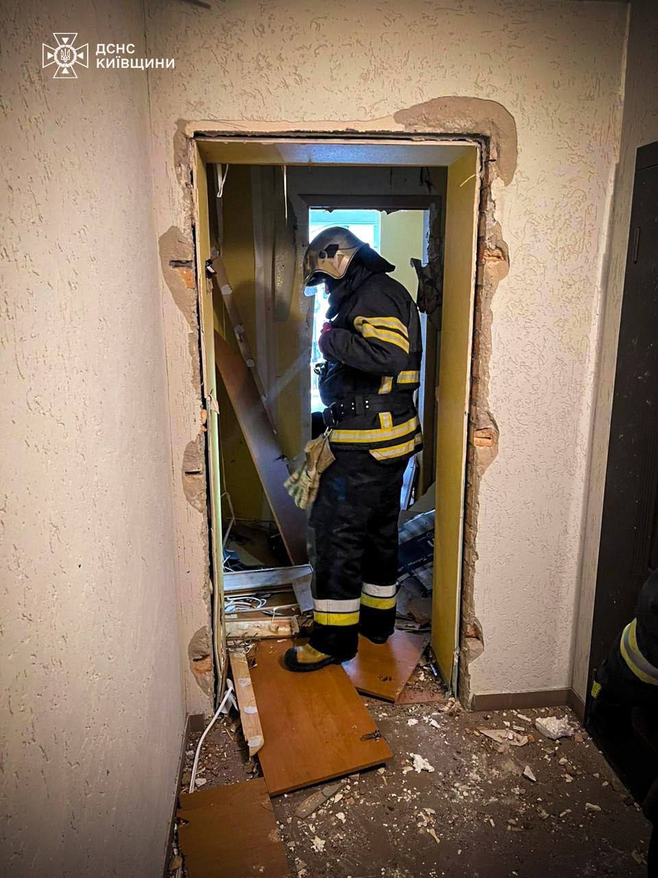 Под Киевом в одном из ЖК произошел взрыв в квартире: момент ЧП зафиксировала камера. Все подробности, фото и видео