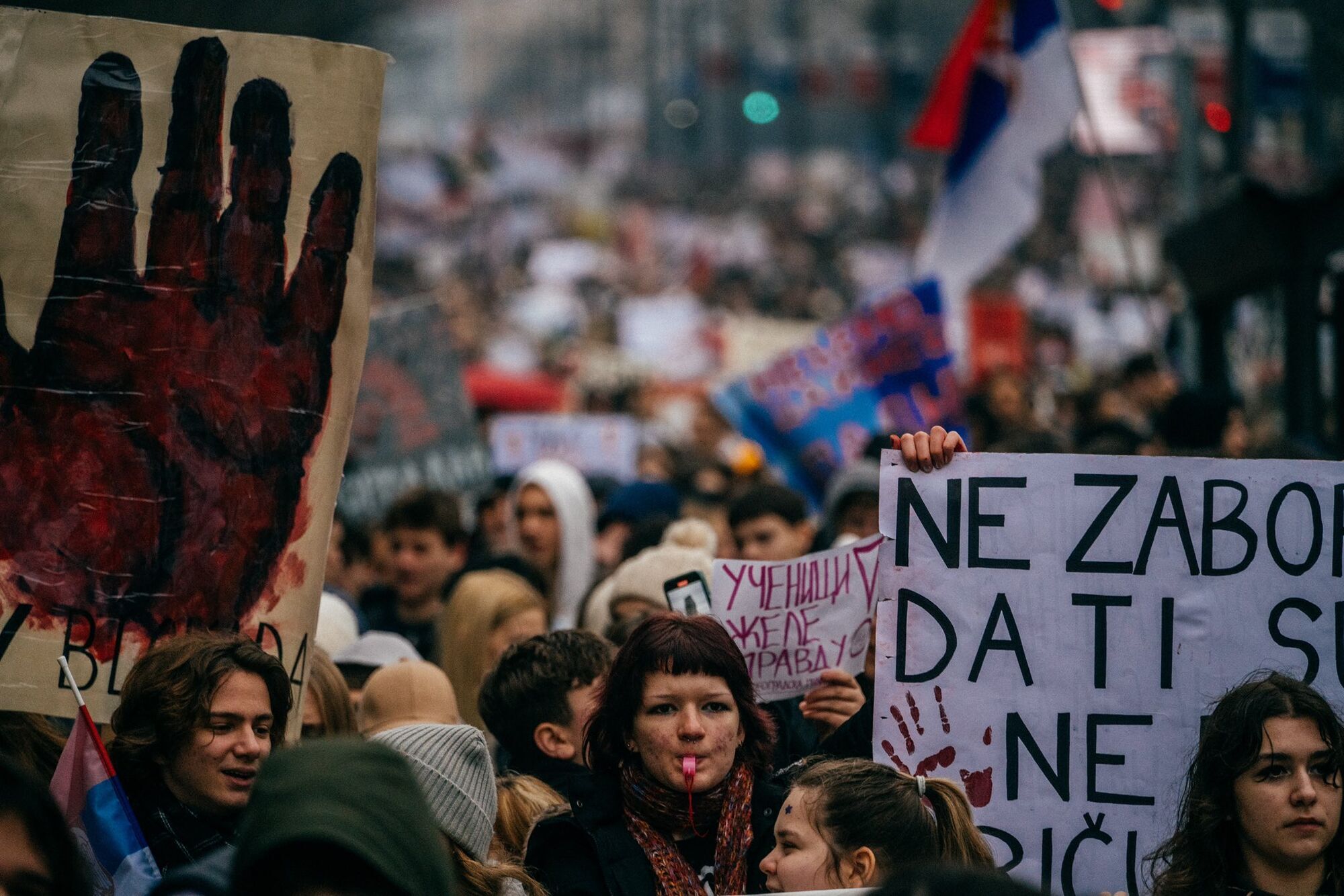 У Сербії більша частина уряду, включаючи прем'єра, йде у відставку через масштабні протести – ЗМІ