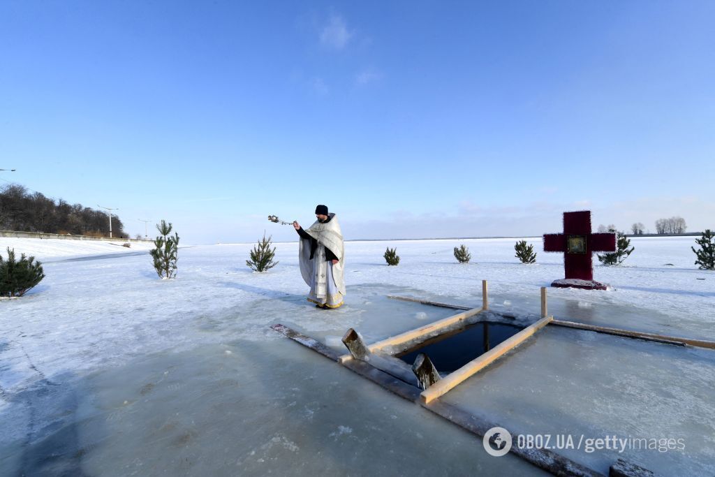 5 правил купания на Крещение: нужно ли нырять в ледяную воду в проруби