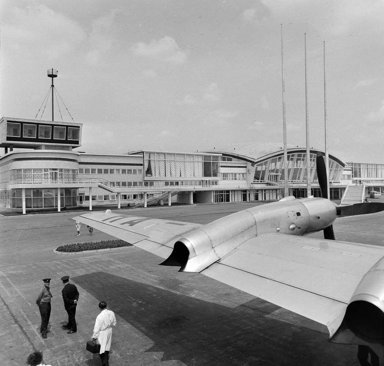 Столица и ее жители: как выглядел Киев на снимках венгерского фотографа в 1965 году. Фото