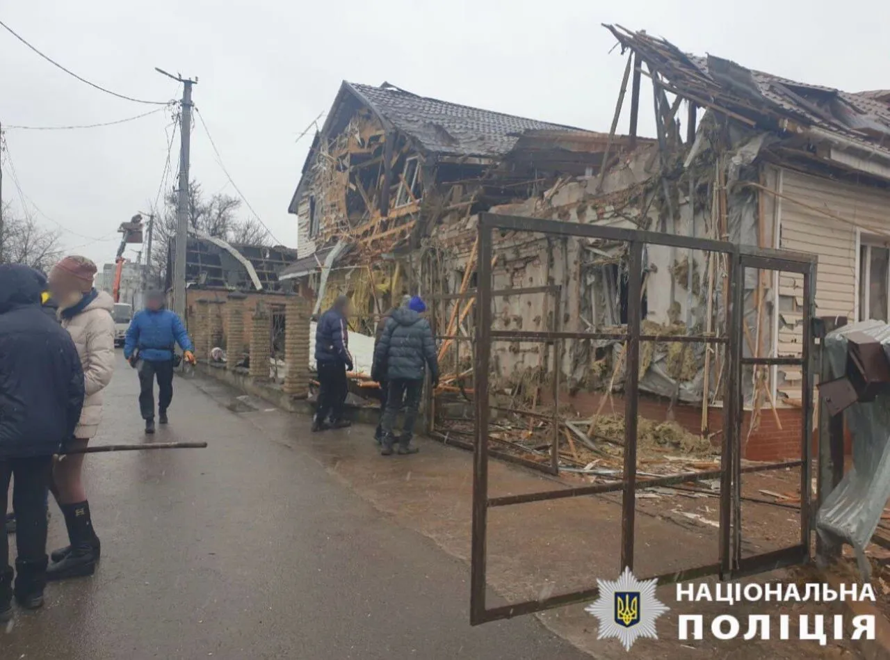 В больнице скончалась девушка, получившая ранения в результате дроновой атаки на Киевщину 3 января. Фото