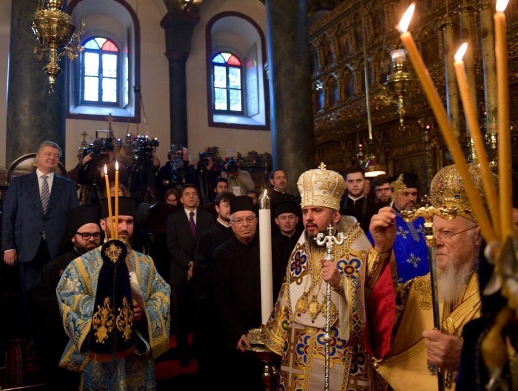 Порошенки відвідали літургію на Водохреще в Михайлівському соборі