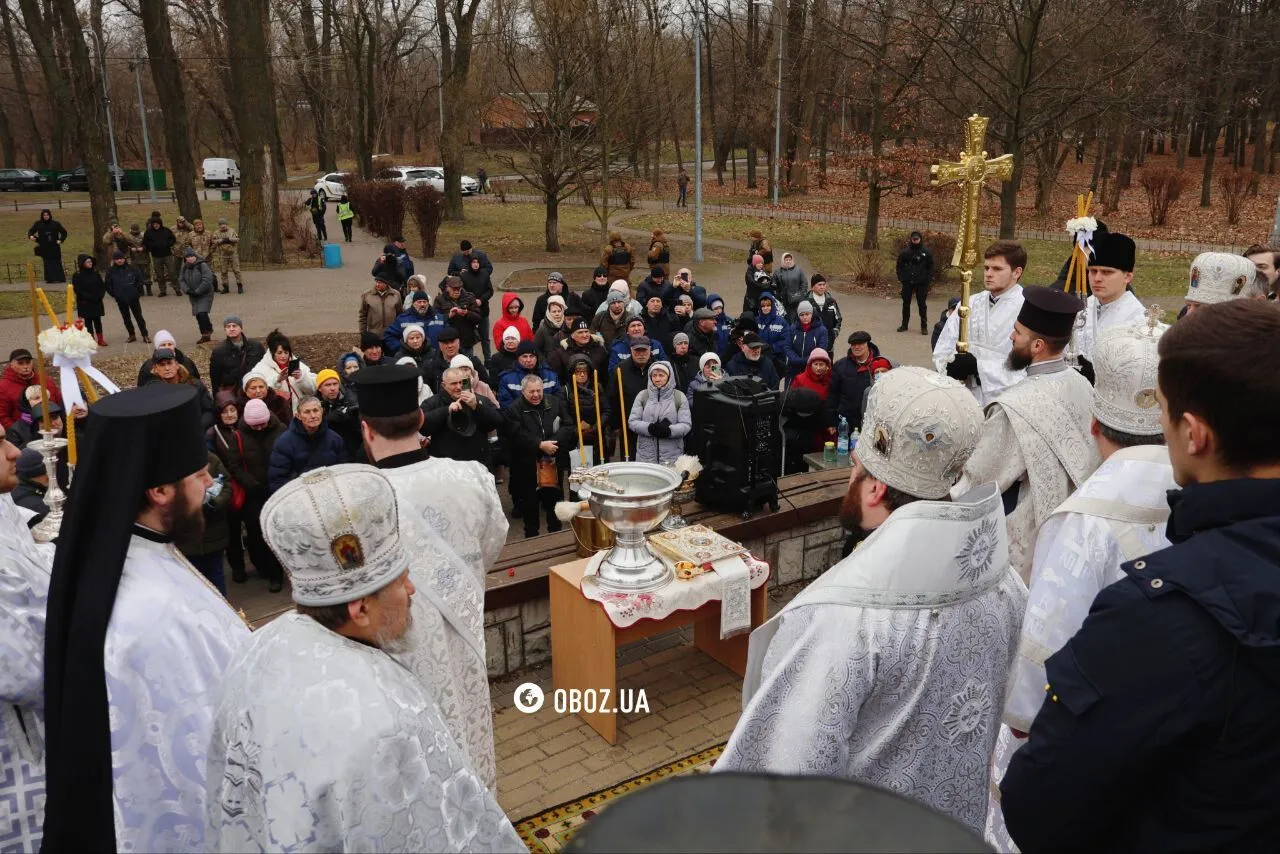 У Києві предстоятель ПЦУ Епіфаній освятив воду у Дніпрі на Водохреще. Подробиці, фото та відео