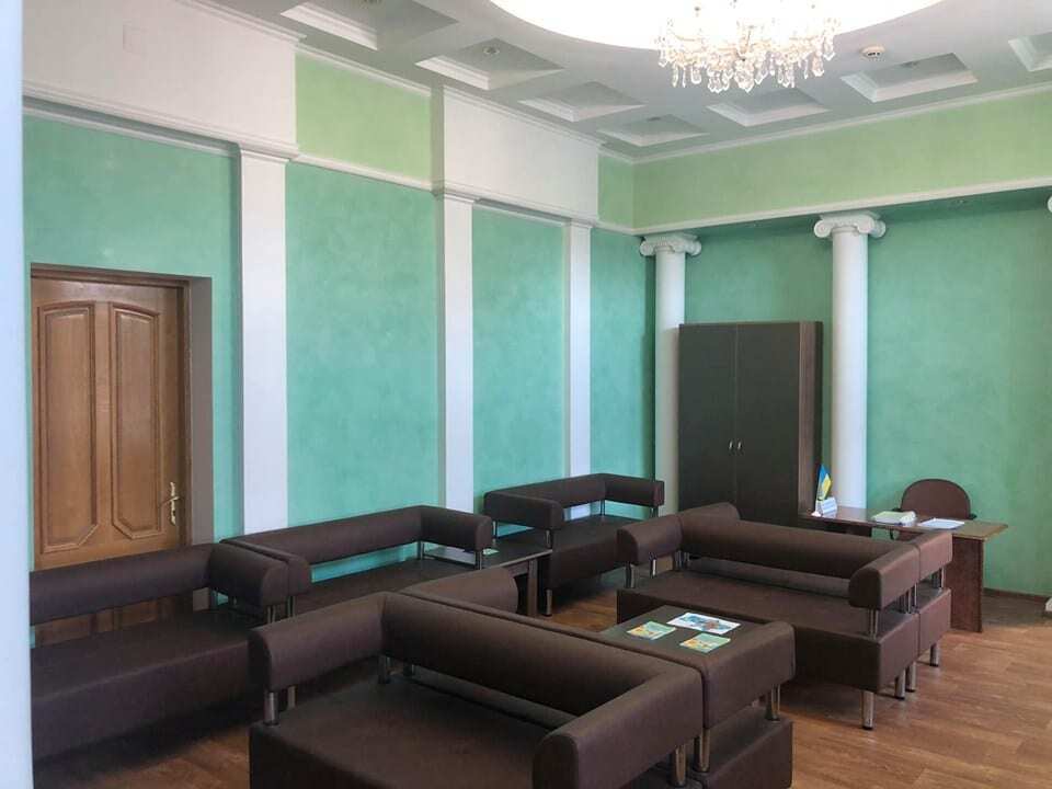 Зал ожидания для военных в Днепре