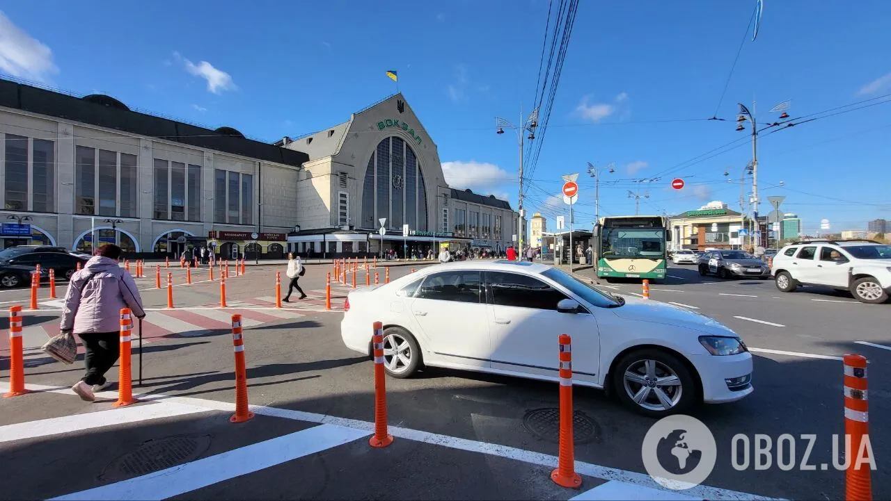 Больше похож на дворец: в сети показали, как строили первое здание железнодорожного вокзала Киева. Фото