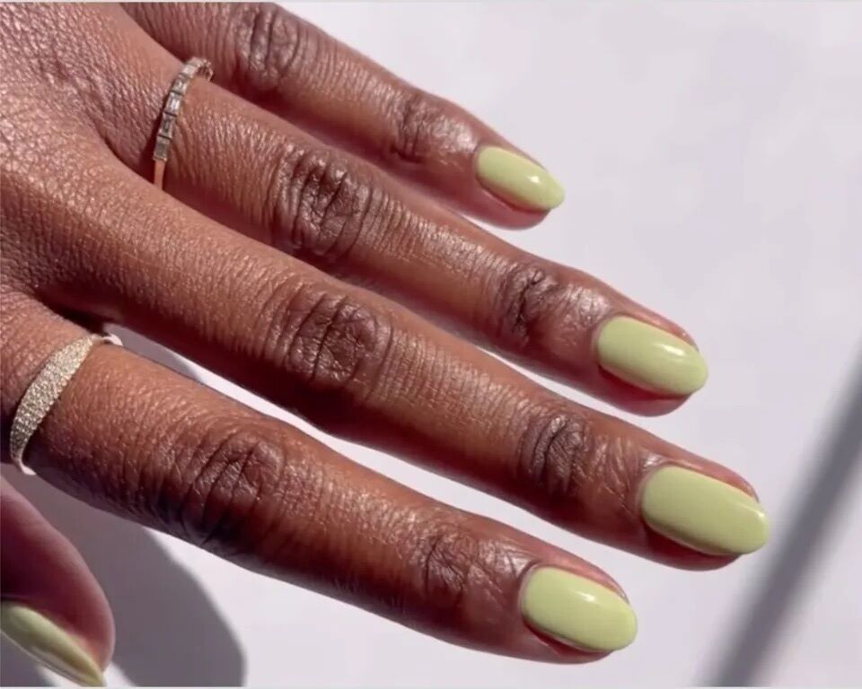 Какой маникюр выбрать в октябре: все взгляды будут ваши