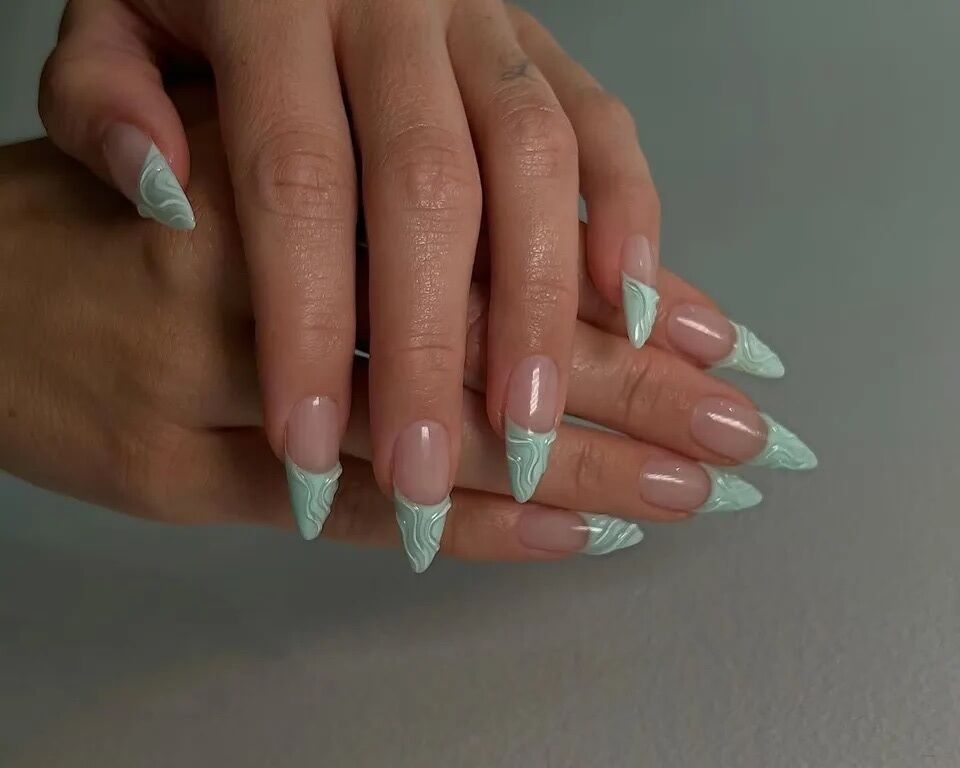 Какой маникюр выбрать в октябре: все взгляды будут ваши