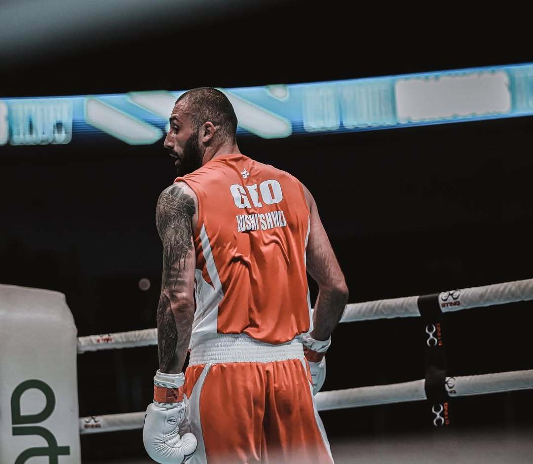 "Получил заслуженное в 1-м раунде": украинский боксер за две минуты съел бывшего россиянина, который имел срок за наркотики и называл его "хохлом"