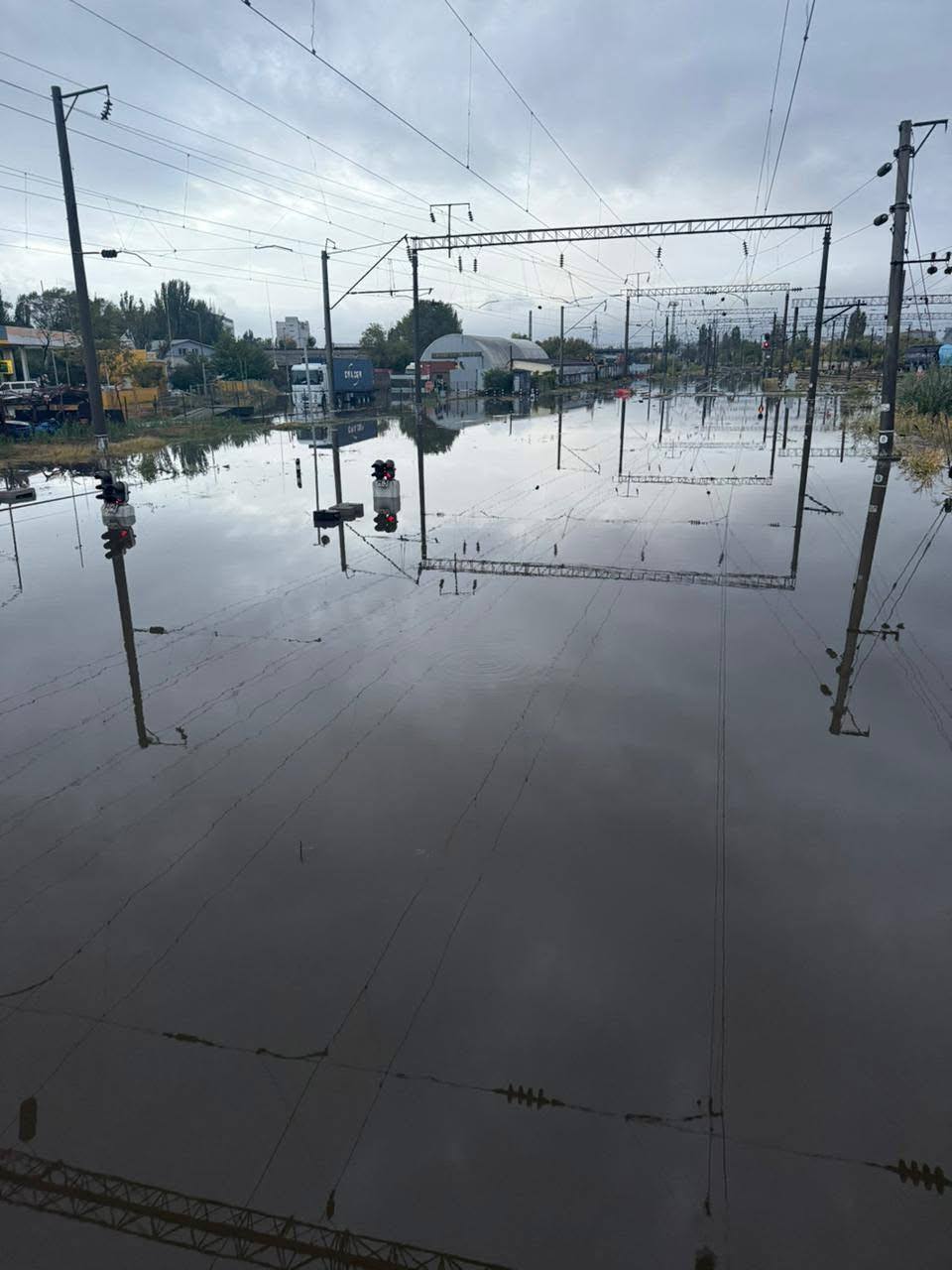 Пути находятся в воде из-за непогоды в Одесской области