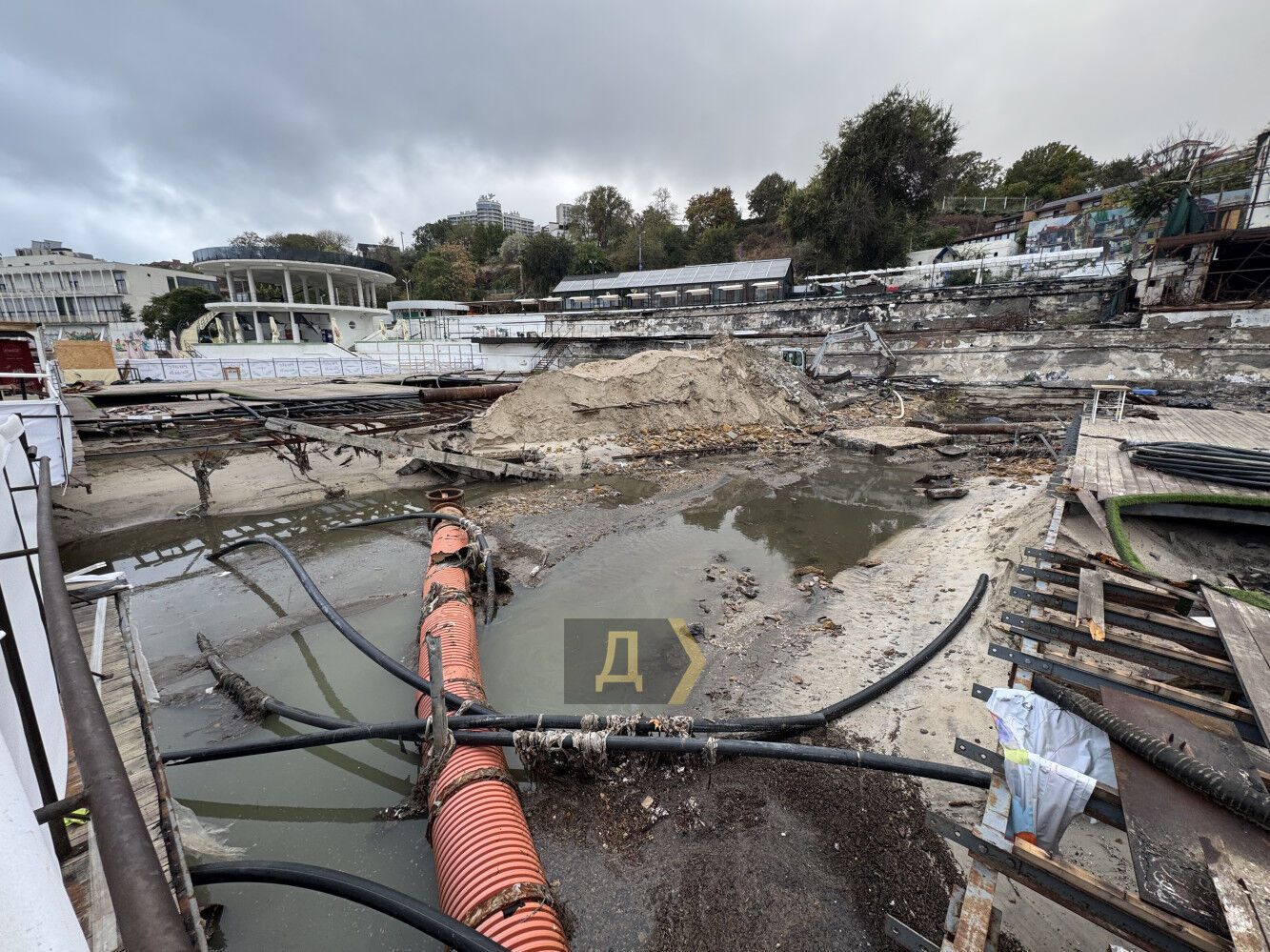 Зеленський доручив провести перевірку через трагедію в Одесі, де внаслідок негоди загинули 9 людей: в області оголошено день жалоби