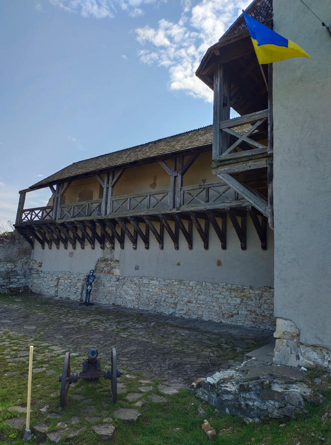 Величний Галич: замок, давні храми й міст через Дністер