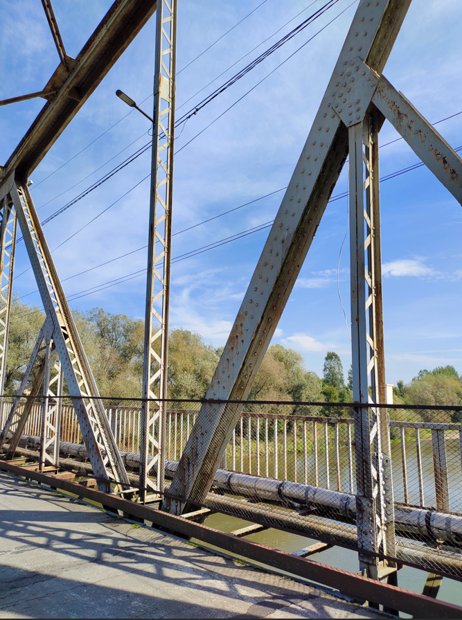 Величний Галич: замок, давні храми й міст через Дністер