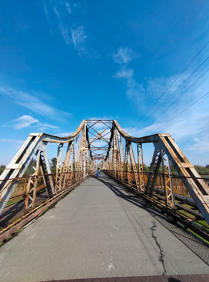 Величний Галич: замок, давні храми й міст через Дністер