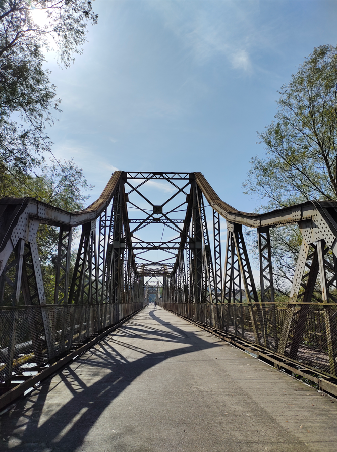 Величний Галич: замок, давні храми й міст через Дністер