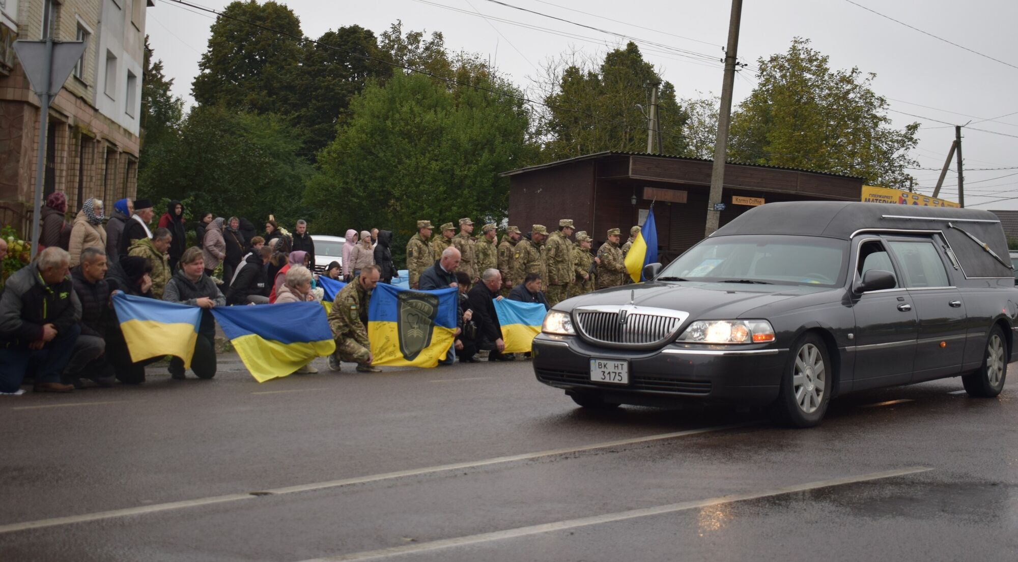 Проходил обучение в Британии и Италии: на Ривненщине попрощались с командиром, который погиб в Донецкой области. Фото