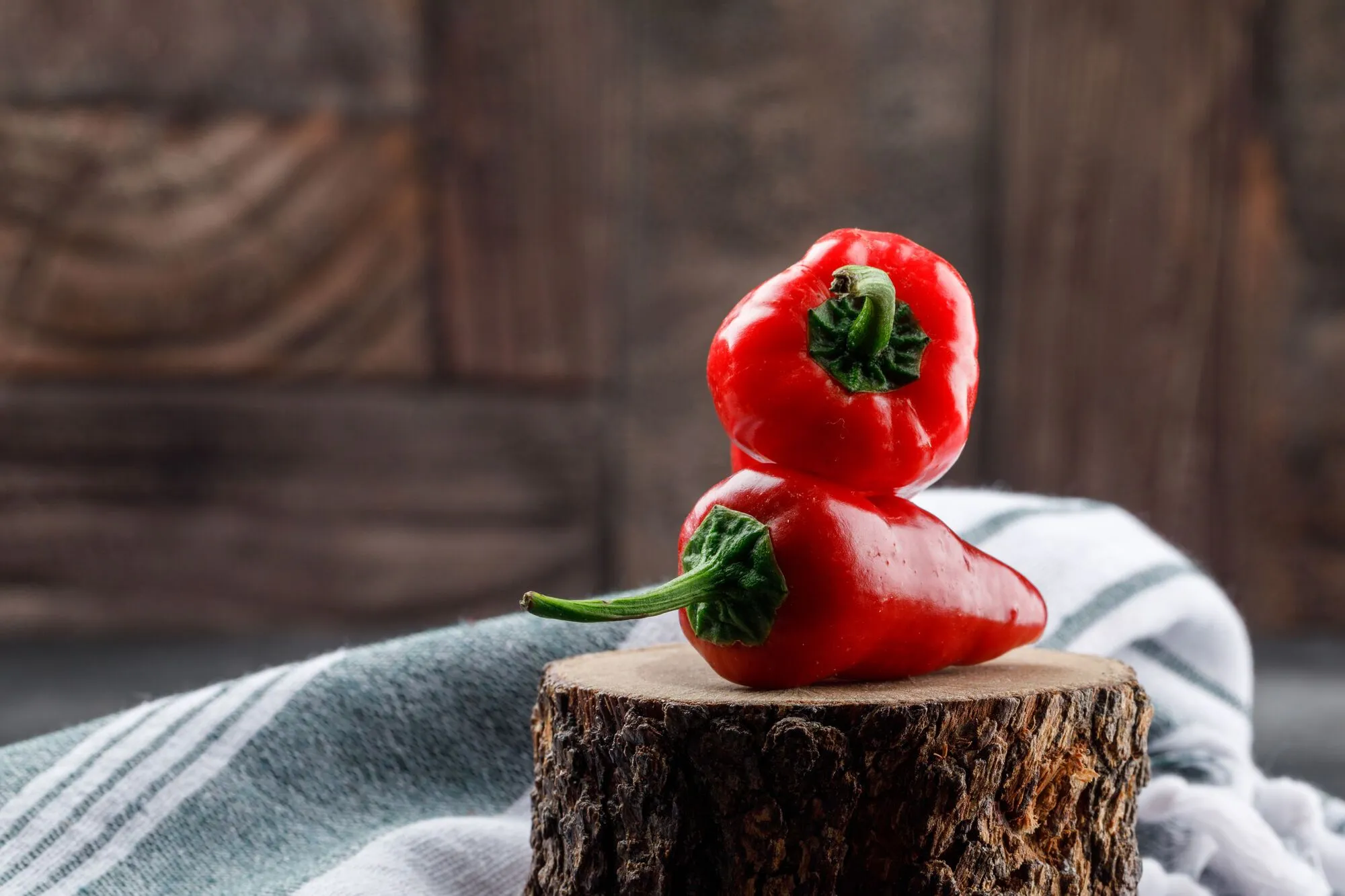 Сочный фаршированный перец с курицей и грибами: делимся рецептом блюда в духовке