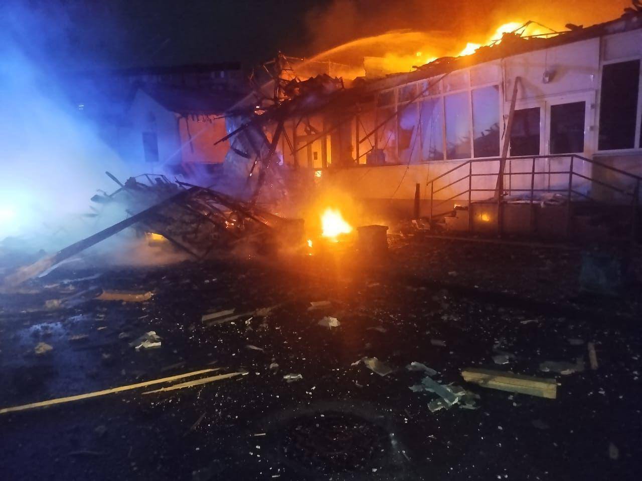 Без света осталось 28 тыс. семей, повреждены дома: последствия российской атаки на Киевщину. Фото и видео