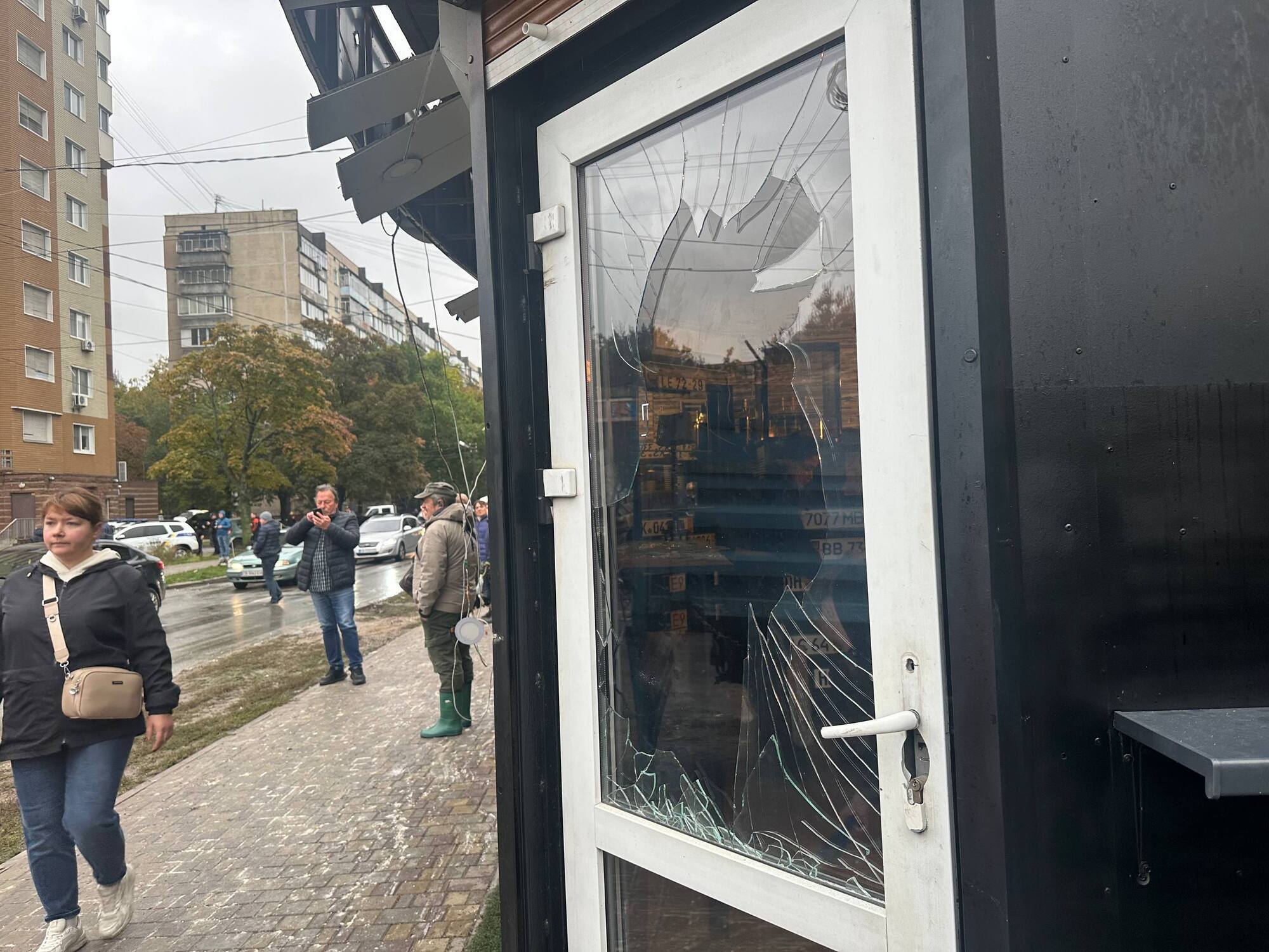 Без света осталось 28 тыс. семей, повреждены дома: последствия российской атаки на Киевщину. Фото и видео