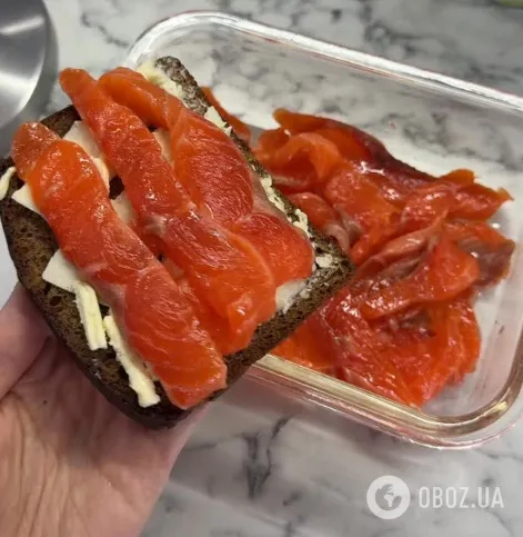 Як смачно засолити лосось на бутерброди: можна їсти вже через добу