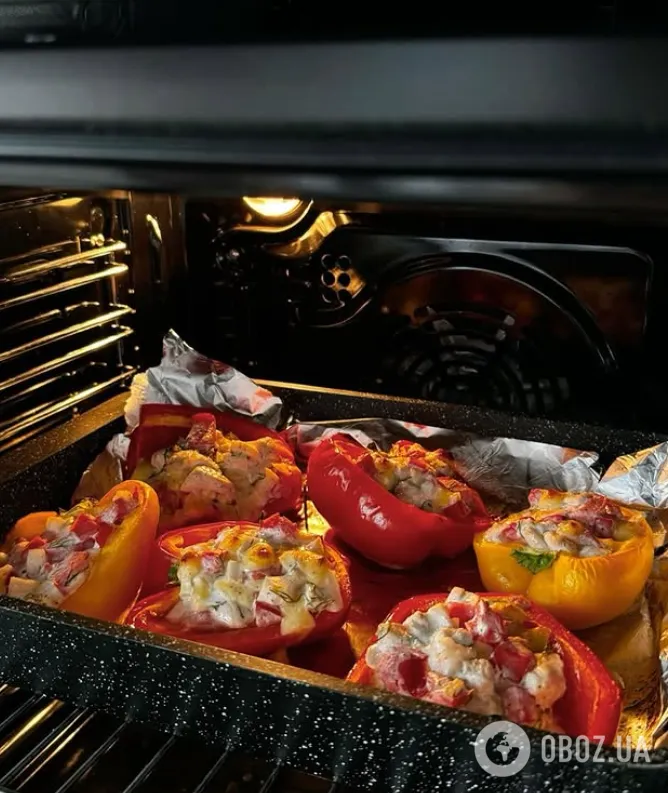 Сочный фаршированный перец с курицей и грибами: делимся рецептом блюда в духовке