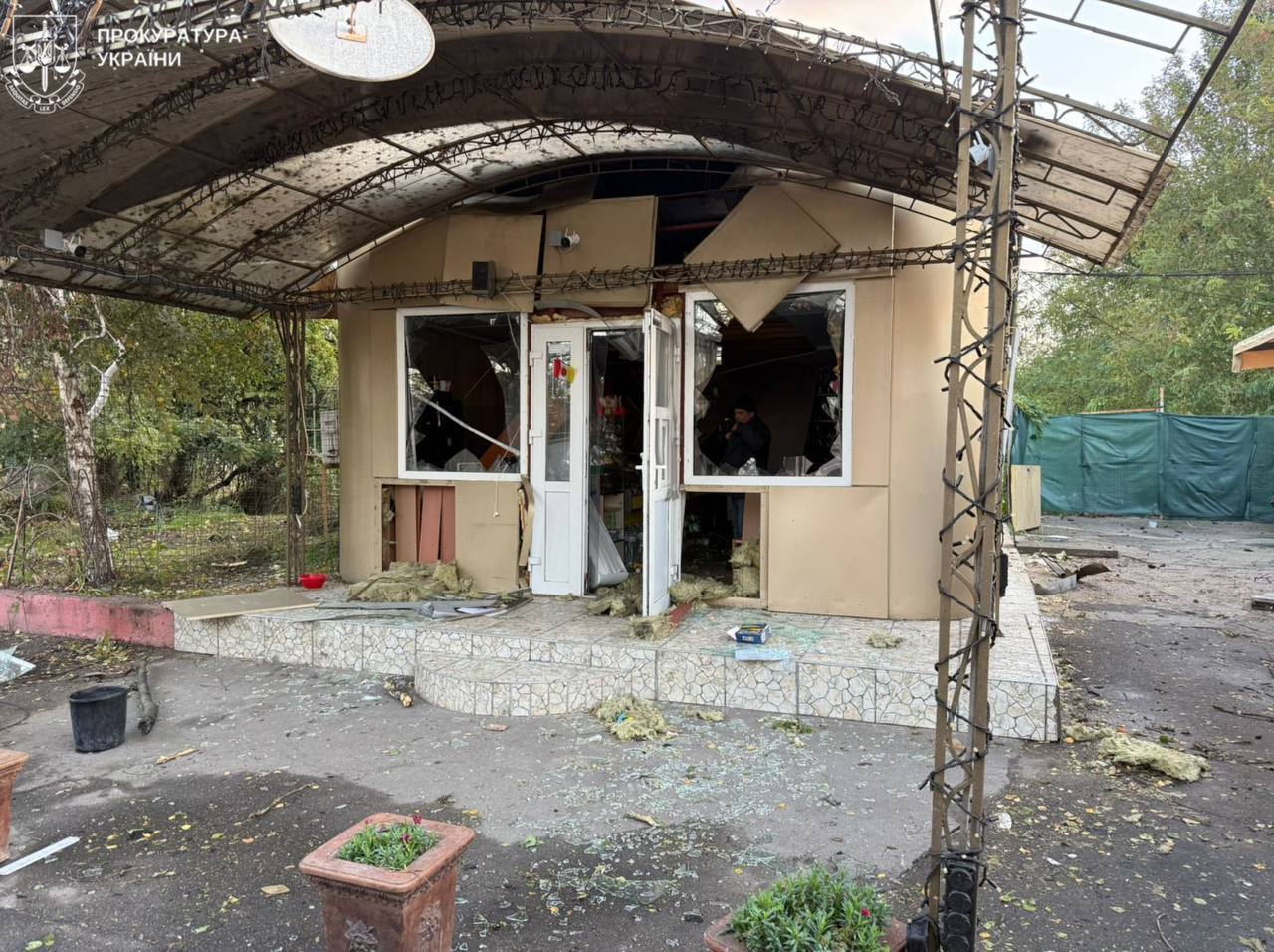 Оккупанты массированно атаковали Одессу и область: повреждены объекты энергетики и дома, есть пострадавшая. Фото и видео