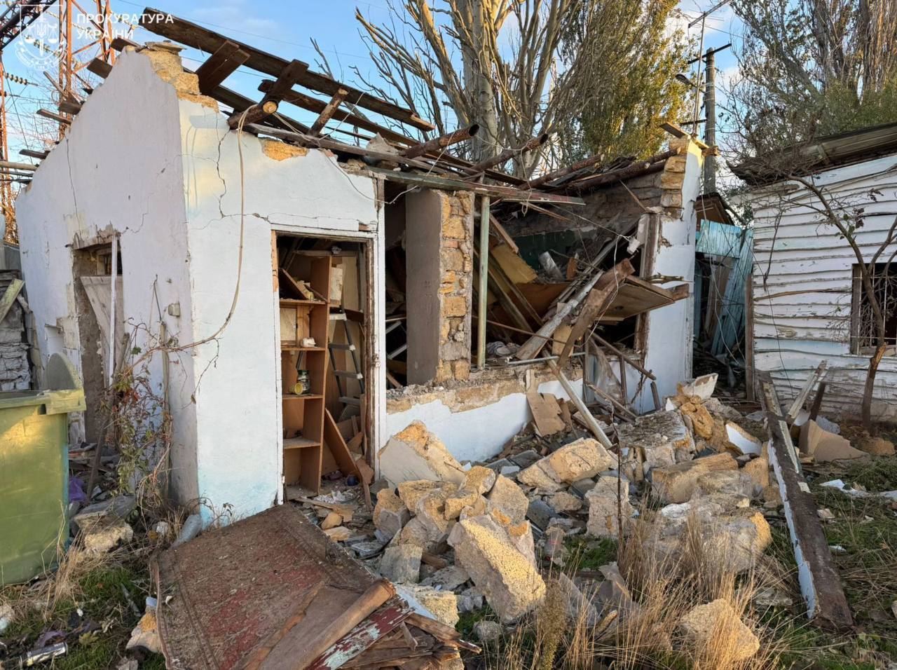 Оккупанты массированно атаковали Одессу и область: повреждены объекты энергетики и дома, есть пострадавшая. Фото и видео