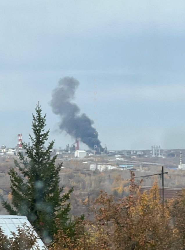 Дроны СБУ поразили нефтеперерабатывающий завод "Башнефть-УНПЗ" в Уфе в 1400 км от Украины. Фото и видео