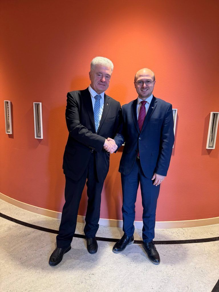 Посилення української ППО і підтримка України: Порошенко у Стокгольмі зустрівся із шведськими урядовцями