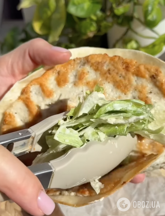 Лаваш ''Цезарь'' для перекуса: делимся рецептом вкусной закуски