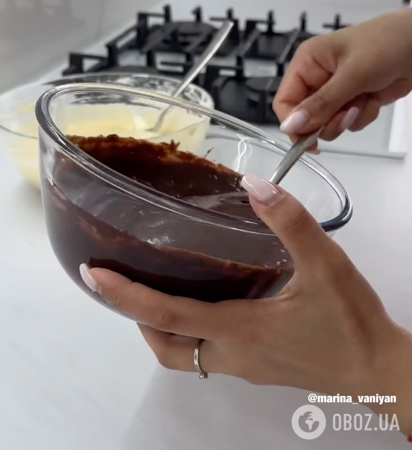 Домашний пирог "Зебра" из 4 ингредиентов: рецепт лучшего десерта к чаю за 20 минут