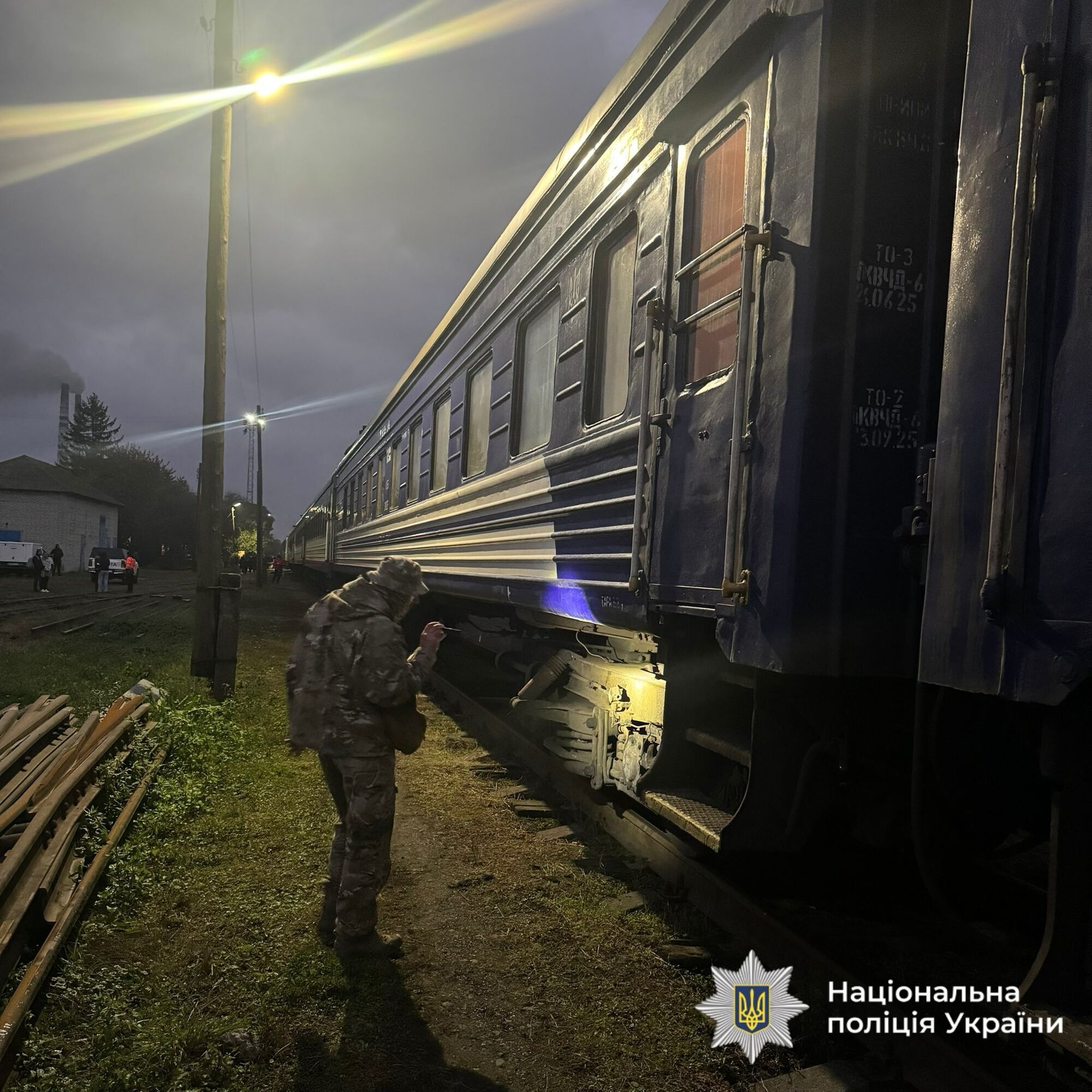 У Бурштині евакуйовували пасажирів потягу "Чернівці – Запоріжжя" через повідомлення про замінування: що відомо